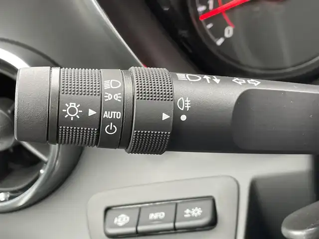 シボレー カマロ LT RS 静岡県 2019(平31)年 1.7万km 白 ワンオーナー/レザーシート/HUD/BSM/BOSEサウンド/アンビエントライト/純正ディスプレイオーディオ/(Bluetooth/CarPlay)/衝突被害軽減システム/バックカメラ/パーキングアシスト/メモリー付きパワーシート/シートヒーター/シートエアコン/スマートキー/ETC/ドライブレコーダー/純正フロアマット/純正20インチアルミホイール/保証書/取扱説明書/スペアキー/ボディーカラー(サミットホワイト)