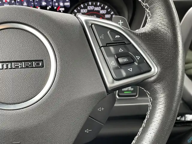 シボレー カマロ LT RS 静岡県 2019(平31)年 1.7万km 白 ワンオーナー/レザーシート/HUD/BSM/BOSEサウンド/アンビエントライト/純正ディスプレイオーディオ/(Bluetooth/CarPlay)/衝突被害軽減システム/バックカメラ/パーキングアシスト/メモリー付きパワーシート/シートヒーター/シートエアコン/スマートキー/ETC/ドライブレコーダー/純正フロアマット/純正20インチアルミホイール/保証書/取扱説明書/スペアキー/ボディーカラー(サミットホワイト)