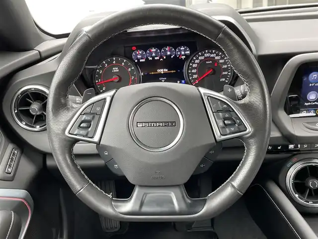 シボレー カマロ LT RS 静岡県 2019(平31)年 1.7万km 白 ワンオーナー/レザーシート/HUD/BSM/BOSEサウンド/アンビエントライト/純正ディスプレイオーディオ/(Bluetooth/CarPlay)/衝突被害軽減システム/バックカメラ/パーキングアシスト/メモリー付きパワーシート/シートヒーター/シートエアコン/スマートキー/ETC/ドライブレコーダー/純正フロアマット/純正20インチアルミホイール/保証書/取扱説明書/スペアキー/ボディーカラー(サミットホワイト)