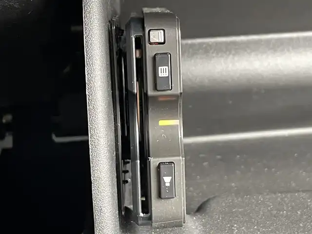 シボレー カマロ LT RS 静岡県 2019(平31)年 1.7万km 白 ワンオーナー/レザーシート/HUD/BSM/BOSEサウンド/アンビエントライト/純正ディスプレイオーディオ/(Bluetooth/CarPlay)/衝突被害軽減システム/バックカメラ/パーキングアシスト/メモリー付きパワーシート/シートヒーター/シートエアコン/スマートキー/ETC/ドライブレコーダー/純正フロアマット/純正20インチアルミホイール/保証書/取扱説明書/スペアキー/ボディーカラー(サミットホワイト)