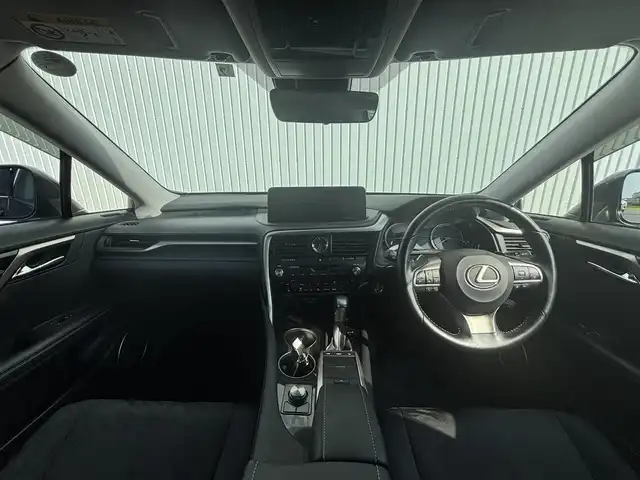 レクサス ＲＸ 300 滋賀県 2020(令2)年 3万km グラファイトブラックガラスフレーク 純正12.3型ナビ/・Bluetooth /フルセグ/・CD/DVD/バックカメラ/ムーンルーフ/革巻きステアリング/ステアリングリモコン/パドルシフト/ETC2.0/レーダークルコン/ハーフレザーシート/前席パワーシート/パワーバックドア/オートハイビーム/LEDフォグライト/AC100V/レクサスセーフティ/・レーントレーシングアシスト/・プリクラッシュセーフティ/・ロードサインアシスト/・先行車発進告知/スマートキー