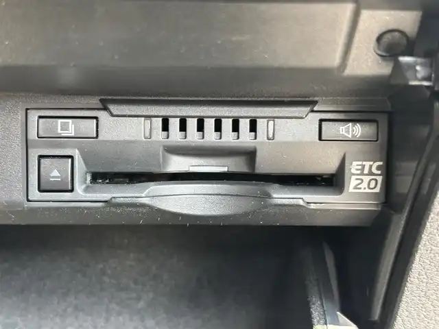 レクサス ＲＸ 300 滋賀県 2020(令2)年 3万km グラファイトブラックガラスフレーク 純正12.3型ナビ/・Bluetooth /フルセグ/・CD/DVD/バックカメラ/ムーンルーフ/革巻きステアリング/ステアリングリモコン/パドルシフト/ETC2.0/レーダークルコン/ハーフレザーシート/前席パワーシート/パワーバックドア/オートハイビーム/LEDフォグライト/AC100V/レクサスセーフティ/・レーントレーシングアシスト/・プリクラッシュセーフティ/・ロードサインアシスト/・先行車発進告知/スマートキー