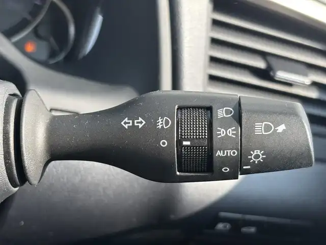 レクサス ＲＸ 300 滋賀県 2020(令2)年 3万km グラファイトブラックガラスフレーク 純正12.3型ナビ/・Bluetooth /フルセグ/・CD/DVD/バックカメラ/ムーンルーフ/革巻きステアリング/ステアリングリモコン/パドルシフト/ETC2.0/レーダークルコン/ハーフレザーシート/前席パワーシート/パワーバックドア/オートハイビーム/LEDフォグライト/AC100V/レクサスセーフティ/・レーントレーシングアシスト/・プリクラッシュセーフティ/・ロードサインアシスト/・先行車発進告知/スマートキー
