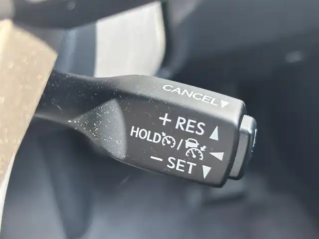 レクサス ＲＸ 300 滋賀県 2020(令2)年 3万km グラファイトブラックガラスフレーク 純正12.3型ナビ/・Bluetooth /フルセグ/・CD/DVD/バックカメラ/ムーンルーフ/革巻きステアリング/ステアリングリモコン/パドルシフト/ETC2.0/レーダークルコン/ハーフレザーシート/前席パワーシート/パワーバックドア/オートハイビーム/LEDフォグライト/AC100V/レクサスセーフティ/・レーントレーシングアシスト/・プリクラッシュセーフティ/・ロードサインアシスト/・先行車発進告知/スマートキー