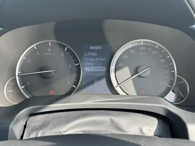 レクサス ＲＸ 300 滋賀県 2020(令2)年 3万km グラファイトブラックガラスフレーク 純正12.3型ナビ/・Bluetooth /フルセグ/・CD/DVD/バックカメラ/ムーンルーフ/革巻きステアリング/ステアリングリモコン/パドルシフト/ETC2.0/レーダークルコン/ハーフレザーシート/前席パワーシート/パワーバックドア/オートハイビーム/LEDフォグライト/AC100V/レクサスセーフティ/・レーントレーシングアシスト/・プリクラッシュセーフティ/・ロードサインアシスト/・先行車発進告知/スマートキー
