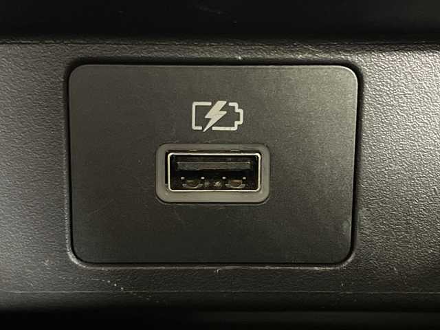 日産 オーラ ニスモ 神奈川県 2023(令5)年 1.8万km スーパーブラック 純正9型メモリーナビゲーション【MM222D-L】/フルセグ　AM FM SD　Bluetooth　HDMI/インテリジェントアラウンドビューモニター/インテリジェントルームミラー/全方位運転支援システム/インテリジェントエマージェンシーブレーキ/踏み間違い衝突防止アシスト/標識認識機能/前方衝突予測警報/車線逸脱警報/ふらつき警報/車線逸脱防止支援システム/エマージェンシーストップシグナル/後側方衝突防止支援システム/後側方車両検知警報/後退時車両検知警報/ETC2.0/革/アルカンターラ巻コンビステアリング/アドバンスドドライブアシストディスプレイ/ブラック合皮/ファブリックコンビシート/全席USBタイプA電源ソケット/純正前後ドライブレコーダー【ナビ連動】/D-MODE/電動パーキングブレーキ/オートブレーキホールド/プッシュスタート/スマートキー/アダブティブLEDヘッドランプ/オートライト/LEDフロントフォグランプ/オートハイビーム/LEDリアフォグランプ/純正サイド/リアスポイラー/純正17インチアルミホイール/スペアキー