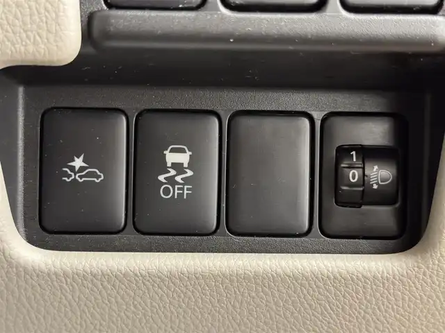 日産 デイズ ルークス X 群馬県 2017(平29)年 11.1万km プレミアムサンシャインオレンジ 安全装備/・衝突軽減ブレーキ/・アラウンドビューモニター/・横滑り防止/純正7インチナビ/・AM/FM/フルセグTV/・Bluetooth/MSV/SD/・CD/DVD/AUX/両側電動スライドドア/ETC/純正フロアマット/純正ドアバイザー/プッシュスタート/スマートキー