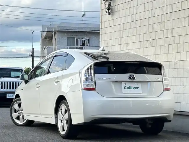 トヨタ プリウス S ツーリングセレクション 埼玉県 2009(平21)年 3.8万km パール ・ハイブリッド車/・車検R8年12月まで/・登録時走行37873km/・純正ナビゲーション/・フルセグTV/・バックカメラ/・純正17インチアルミホイール/・純正LEDヘッドライト/・ウインカードアミラー/・サイドエアバッグ/・カーテンエアバッグ/・スマートキー/・プッシュスタート/・ETC