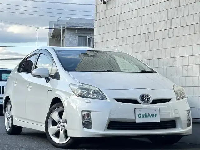 トヨタ プリウス S ツーリングセレクション 埼玉県 2009(平21)年 3.8万km パール ・ハイブリッド車/・車検R8年12月まで/・登録時走行37873km/・純正ナビゲーション/・フルセグTV/・バックカメラ/・純正17インチアルミホイール/・純正LEDヘッドライト/・ウインカードアミラー/・サイドエアバッグ/・カーテンエアバッグ/・スマートキー/・プッシュスタート/・ETC