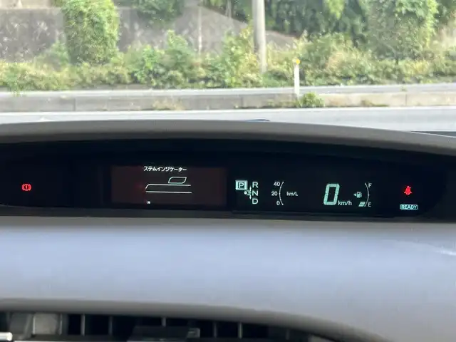 トヨタ プリウス S ツーリングセレクション 埼玉県 2009(平21)年 3.8万km パール ・ハイブリッド車/・車検R8年12月まで/・登録時走行37873km/・純正ナビゲーション/・フルセグTV/・バックカメラ/・純正17インチアルミホイール/・純正LEDヘッドライト/・ウインカードアミラー/・サイドエアバッグ/・カーテンエアバッグ/・スマートキー/・プッシュスタート/・ETC