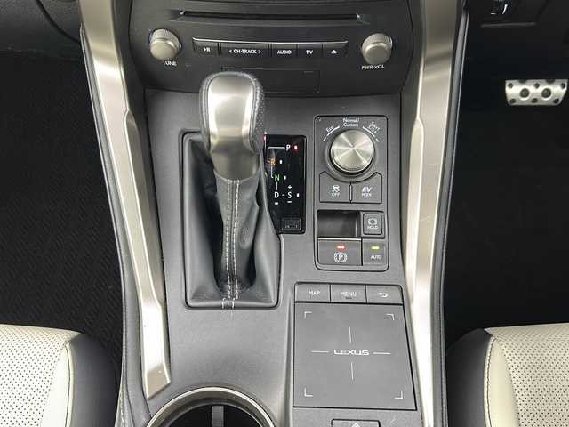 レクサス ＮＸ 300h Fスポーツ 宮城県 2020(令2)年 3.5万km ヒートブルーコントラストレイヤリング 禁煙車/ワンオーナー/パノラマガラスルーフ/レクサスセーフティシステム/・プリクラッシュセーフティ/・レーントレーシングアシスト/・レーダークルーズコントロール/・オートハイビームアシスト/純正ナビ/・CD.DVD.SD.BT.USB/フルセグTV/バックカメラ/ホワイトレザーシート/・前席パワーシート（D席メモリー付）/・前席シートヒーター/・前席エアシート/パワーバックドア/電動パーキングブレーキ/オートホールド機能/AC100V充電/ステアリングヒーター/パドルシフト/ステアリングスイッチ/ビルトインETC2.0/社外ドライブレコーダー（FR）/LEDヘッドライト/LEDフォグランプ/純正18インチアルミホイール