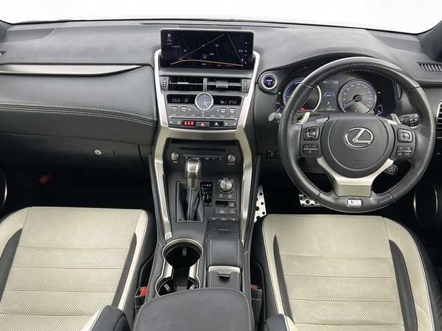 レクサス ＮＸ 300h Fスポーツ 宮城県 2020(令2)年 3.5万km ヒートブルーコントラストレイヤリング 禁煙車/ワンオーナー/パノラマガラスルーフ/レクサスセーフティシステム/・プリクラッシュセーフティ/・レーントレーシングアシスト/・レーダークルーズコントロール/・オートハイビームアシスト/純正ナビ/・CD.DVD.SD.BT.USB/フルセグTV/バックカメラ/ホワイトレザーシート/・前席パワーシート（D席メモリー付）/・前席シートヒーター/・前席エアシート/パワーバックドア/電動パーキングブレーキ/オートホールド機能/AC100V充電/ステアリングヒーター/パドルシフト/ステアリングスイッチ/ビルトインETC2.0/社外ドライブレコーダー（FR）/LEDヘッドライト/LEDフォグランプ/純正18インチアルミホイール