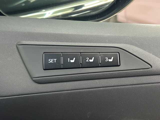 トヨタ アルファード S Cパッケージ 神奈川県 2020(令2)年 2.4万km ブラック Wムーンルーフ/純正8インチDA/・Bluetooth/フルセグ/CD/DVD/AM/FM/バックカメラ/純正12.1型フリップダウンモニター/両側パワースライドドア/トヨタセーフティーセンス/レーダークルーズコントロール/パワーシート/シートヒーター/エアシート/ビルトインETC/ステアリングスイッチ/ドライブレコーダー/純正フロアマット/パワーバックドア/スライドドアサンシェード/LEDヘッドライト/オートライト/オートマチックハイビーム/純正18インチアルミホイル/LTA/クリアランスソナー/プリクラッシュセーフティー/PKSB/PCS/PSA/先行車発進お知らせ機能