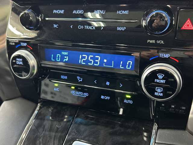 トヨタ アルファード S Cパッケージ 神奈川県 2020(令2)年 2.4万km ブラック Wムーンルーフ/純正8インチDA/・Bluetooth/フルセグ/CD/DVD/AM/FM/バックカメラ/純正12.1型フリップダウンモニター/両側パワースライドドア/トヨタセーフティーセンス/レーダークルーズコントロール/パワーシート/シートヒーター/エアシート/ビルトインETC/ステアリングスイッチ/ドライブレコーダー/純正フロアマット/パワーバックドア/スライドドアサンシェード/LEDヘッドライト/オートライト/オートマチックハイビーム/純正18インチアルミホイル/LTA/クリアランスソナー/プリクラッシュセーフティー/PKSB/PCS/PSA/先行車発進お知らせ機能