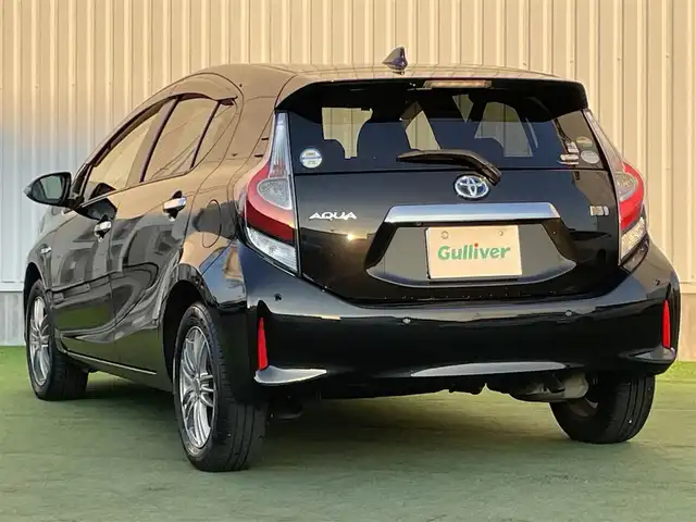 トヨタ アクア S スタイルブラック 香川県 2019(平31)年 9万km ブラックマイカ Toyota Safety Sense/・プリクラッシュセーフティ/・レーンディパーチャーアラート/・オートマチックハイビーム/・先行車発進告知機能/・インテリジェントクリアランスソナー/・パーキングサポートブレーキ/純正7インチSDナビ/→フルセグ/CD/DVD/Bluetooth/AM/FM/バックカメラ/LEDヘッドライト/社外15インチアルミ/純正フロアマット/ETC/ステアリングリモコン/プッシュスタート/スマートキー/電動格納ミラー/横滑り防止装置