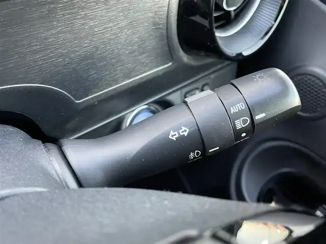 トヨタ アクア S スタイルブラック 香川県 2019(平31)年 9万km ブラックマイカ Toyota Safety Sense/・プリクラッシュセーフティ/・レーンディパーチャーアラート/・オートマチックハイビーム/・先行車発進告知機能/・インテリジェントクリアランスソナー/・パーキングサポートブレーキ/純正7インチSDナビ/→フルセグ/CD/DVD/Bluetooth/AM/FM/バックカメラ/LEDヘッドライト/社外15インチアルミ/純正フロアマット/ETC/ステアリングリモコン/プッシュスタート/スマートキー/電動格納ミラー/横滑り防止装置