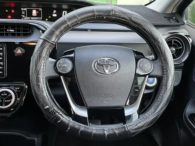 トヨタ アクア S スタイルブラック 香川県 2019(平31)年 9万km ブラックマイカ Toyota Safety Sense/・プリクラッシュセーフティ/・レーンディパーチャーアラート/・オートマチックハイビーム/・先行車発進告知機能/・インテリジェントクリアランスソナー/・パーキングサポートブレーキ/純正7インチSDナビ/→フルセグ/CD/DVD/Bluetooth/AM/FM/バックカメラ/LEDヘッドライト/社外15インチアルミ/純正フロアマット/ETC/ステアリングリモコン/プッシュスタート/スマートキー/電動格納ミラー/横滑り防止装置