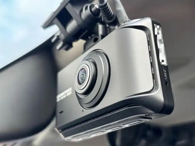 三菱 デリカミニ G プレミアム 茨城県 2023(令5)年 5.4万km アメジストブラック/シルキーホワイト ワンオーナー/pioneerナビ/　(AM/FM/CD/DVD/AUX/フルセグ)/RAYSアルミホイール/全方位カメラ/ドライブレコーダー/追従型クルーズコントロール/両側パワースライドドア/ETC/LEDヘッドライト/シートヒーター/ハンドルヒーター/デジタルインナーミラー/ルーフレール/ダウンヒルアシスト/パワーステアリング/オートライト/Wエアバック