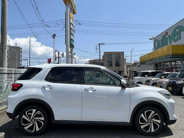トヨタ ライズ Z 神奈川県 2021(令3)年 3.6万km シャイニングホワイトパール 純正ディーラーSDナビ/フルセグテレビ/Bluetooth/AM/FM/CD/DVD/ETC２．０/ドライブレコーダー前後/ヒートシート(D/N)/ステアリングスイッチ/レーダークルーズコントロール/横滑り防止/プリクラッシュ/コーナーセンサー/アイドリングストップ/オートライト/プッシュスタール/スマートキー/アラウンドビューモニター/フロアマット(社外)/サイドエアバッグ/盗難防止装置/革巻きステアリング/LEDヘッドライト