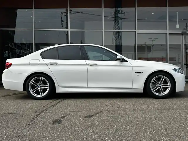 ＢＭＷ ５２３ｉ Mスポーツ 富山県 2017(平29)年 3万km 白 HDDナビ/フルセグテレビ/DVD/CD再生/AM/FMラジオ/全席シートヒーター/D/N席パワーシート/D席メモリ付きPシート/ドライブモード選択/パークアシスト/ACC/アイドリングストップ/車線逸脱防止装置/ETC