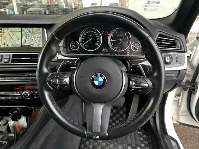 ＢＭＷ ５２３ｉ Mスポーツ 富山県 2017(平29)年 3万km 白 HDDナビ/フルセグテレビ/DVD/CD再生/AM/FMラジオ/全席シートヒーター/D/N席パワーシート/D席メモリ付きPシート/ドライブモード選択/パークアシスト/ACC/アイドリングストップ/車線逸脱防止装置/ETC