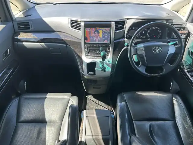 トヨタ ヴェルファイア 2．4Z Gエディション 岡山県 2014(平26)年 18万km ホワイトパールクリスタルシャイン 登録時走行距離179810km/アルパイン9インチナビ/フルセグTV(AM.FM.CD.DVD.TV.BT)/フリップダウンモニター/両側パワースライドドア/バックカメラ/ETC/ドライブレコーダー/シートヒーター/クリアランスソナー/横滑り防止装置/クルーズコントロール/オートライト/アイドリングストップ/18インチ純正AW/純正フロアマット/全席パワーシート