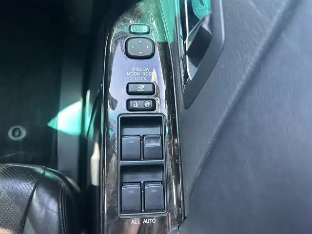 トヨタ ヴェルファイア 2．4Z Gエディション 岡山県 2014(平26)年 18万km ホワイトパールクリスタルシャイン 登録時走行距離179810km/アルパイン9インチナビ/フルセグTV(AM.FM.CD.DVD.TV.BT)/フリップダウンモニター/両側パワースライドドア/バックカメラ/ETC/ドライブレコーダー/シートヒーター/クリアランスソナー/横滑り防止装置/クルーズコントロール/オートライト/アイドリングストップ/18インチ純正AW/純正フロアマット/全席パワーシート