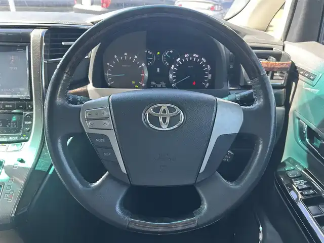トヨタ ヴェルファイア 2．4Z Gエディション 岡山県 2014(平26)年 18万km ホワイトパールクリスタルシャイン 登録時走行距離179810km/アルパイン9インチナビ/フルセグTV(AM.FM.CD.DVD.TV.BT)/フリップダウンモニター/両側パワースライドドア/バックカメラ/ETC/ドライブレコーダー/シートヒーター/クリアランスソナー/横滑り防止装置/クルーズコントロール/オートライト/アイドリングストップ/18インチ純正AW/純正フロアマット/全席パワーシート