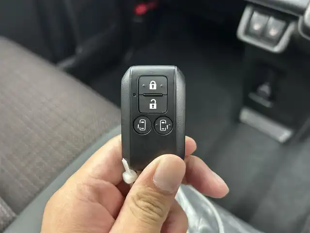 スズキ スペーシア カスタム HYBRID XS 千葉県 2024(令6)年 0.1千km ブルーイッシュブラックパール3 届出済未使用者/スズキセーフティサポート/・デュアルカメラブレーキサポート  　　　　/・誤発進抑制機能/・車線逸脱警報機能/・ふらつき警報機能/・先行車発進お知らせ機能/・オートマチックハイビーム/・リヤパーキングセンサー/レーダークルーズコントロール/スズキコネクト9インチナビ/　BT/フルセグTV/Apple CarPlay/Android　Auto/アラウンドビューモニター/両側パワースライドドア/前席シートヒーター/ステアリングヒーター/ヘッドアップディスプレイ/プッシュスタート＆スマートキー/ステアリングスイッチ/革巻きステアリング/純正15インチアルミホイール/LEDヘッドライト/フォグライト