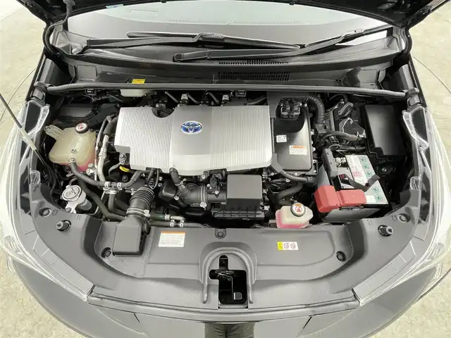 トヨタ プリウス A 千葉県 2017(平29)年 2.1万km アティチュードブラックマイカ 純正9型ナビ/AM＆FM＆Bluetooth＆フルセグTV＆CD＆DVD/トヨタセーフティセンス/レーダークルーズコントロール/プリクラッシュセーフティ/ヘッドアップディスプレイ/オートマチックハイビーム/バックカメラ/ブラインドスポットモニター/LEDヘッドライト/フォグランプ/ステアリングスイッチ/バックカメラ/ビルトインETC/電動格納サイドミラー/運転席シートリフター/EVモード/アイドリングストップ/ウィンカーミラー/純正ドアバイザー/純正フロアマット/プッシュスタート/ISOFIX