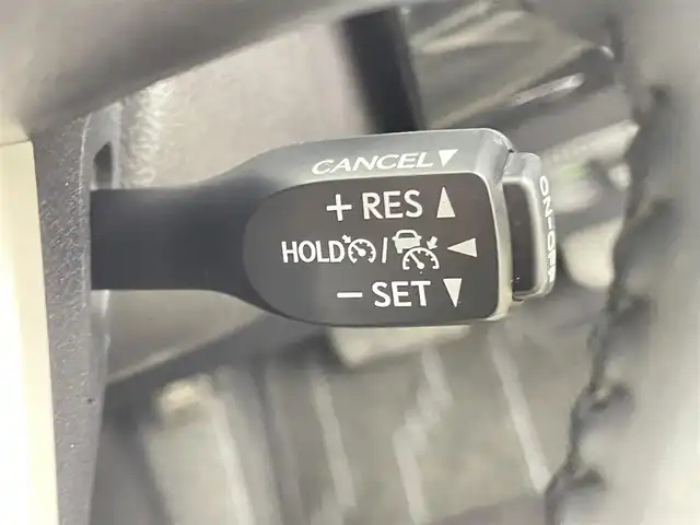 トヨタ プリウス A 千葉県 2017(平29)年 2.1万km アティチュードブラックマイカ 純正9型ナビ/AM＆FM＆Bluetooth＆フルセグTV＆CD＆DVD/トヨタセーフティセンス/レーダークルーズコントロール/プリクラッシュセーフティ/ヘッドアップディスプレイ/オートマチックハイビーム/バックカメラ/ブラインドスポットモニター/LEDヘッドライト/フォグランプ/ステアリングスイッチ/バックカメラ/ビルトインETC/電動格納サイドミラー/運転席シートリフター/EVモード/アイドリングストップ/ウィンカーミラー/純正ドアバイザー/純正フロアマット/プッシュスタート/ISOFIX