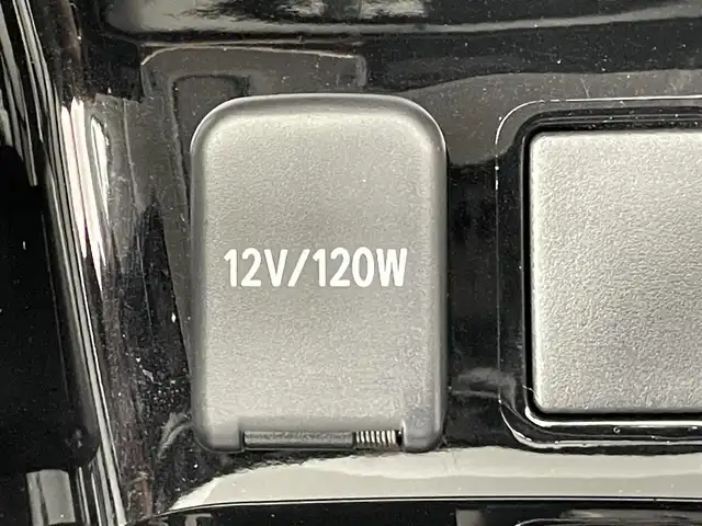 トヨタ プリウス A 千葉県 2017(平29)年 2.1万km アティチュードブラックマイカ 純正9型ナビ/AM＆FM＆Bluetooth＆フルセグTV＆CD＆DVD/トヨタセーフティセンス/レーダークルーズコントロール/プリクラッシュセーフティ/ヘッドアップディスプレイ/オートマチックハイビーム/バックカメラ/ブラインドスポットモニター/LEDヘッドライト/フォグランプ/ステアリングスイッチ/バックカメラ/ビルトインETC/電動格納サイドミラー/運転席シートリフター/EVモード/アイドリングストップ/ウィンカーミラー/純正ドアバイザー/純正フロアマット/プッシュスタート/ISOFIX