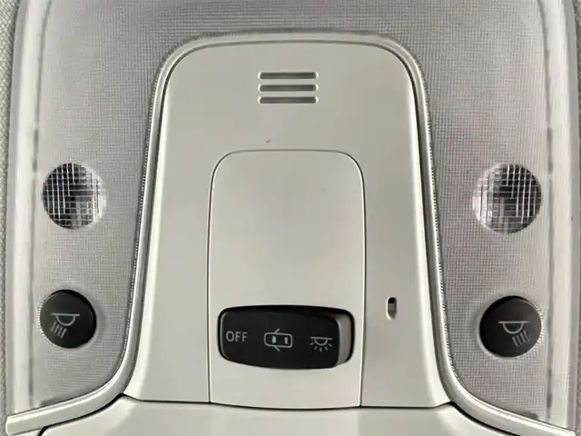 トヨタ プリウス A 千葉県 2017(平29)年 2.1万km アティチュードブラックマイカ 純正9型ナビ/AM＆FM＆Bluetooth＆フルセグTV＆CD＆DVD/トヨタセーフティセンス/レーダークルーズコントロール/プリクラッシュセーフティ/ヘッドアップディスプレイ/オートマチックハイビーム/バックカメラ/ブラインドスポットモニター/LEDヘッドライト/フォグランプ/ステアリングスイッチ/バックカメラ/ビルトインETC/電動格納サイドミラー/運転席シートリフター/EVモード/アイドリングストップ/ウィンカーミラー/純正ドアバイザー/純正フロアマット/プッシュスタート/ISOFIX