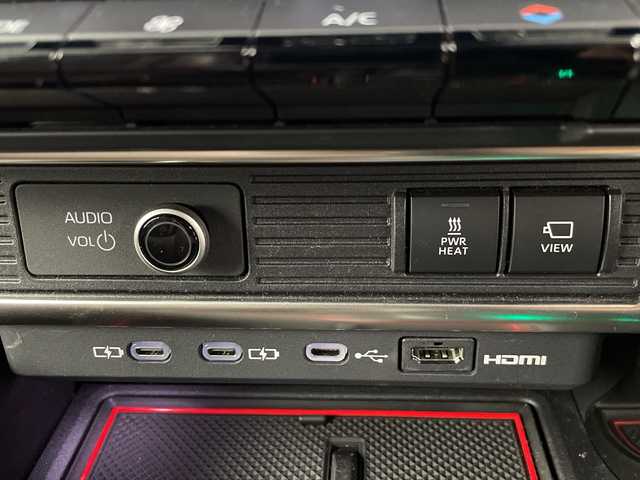 トヨタ ランドクルーザー ２５０ ZX 埼玉県 2024(令6)年 2.4万km プラチナホワイトパールマイカ JAOSサイドステップ/JAOSフロントバンパーガード　/JAOSスキッドプレート/JAOSフロントフェンダーガーニッシュ　/GANADORマフラー/JAOS１８インチアルミホイール　/JAOSマットガード/サンルーフ/JBLプレミアムサウンド/純正12インチナビ機能付きディスプレイオーディオ/　(Bluetooth/USB/Miracast/FM/AM/HDMI)/フルセグテレビ/全方位カメラ/ビルトインETC2.0/パワーバックドア/ヘッドアップディスプレイ/レザーシート/レーダークルーズコントロール/ブラインドスポットモニター/衝突被害軽減ブレーキ/車線逸脱警報/クリアランスソナー/パドルシフト/シートメモリー/パワーヒート/ステアリングヒーター/シートヒーター/エアシート/電子パーキングシステム/ブレーキホールド/デジタルインナーミラー/プッシュスタート/純正フロアマット