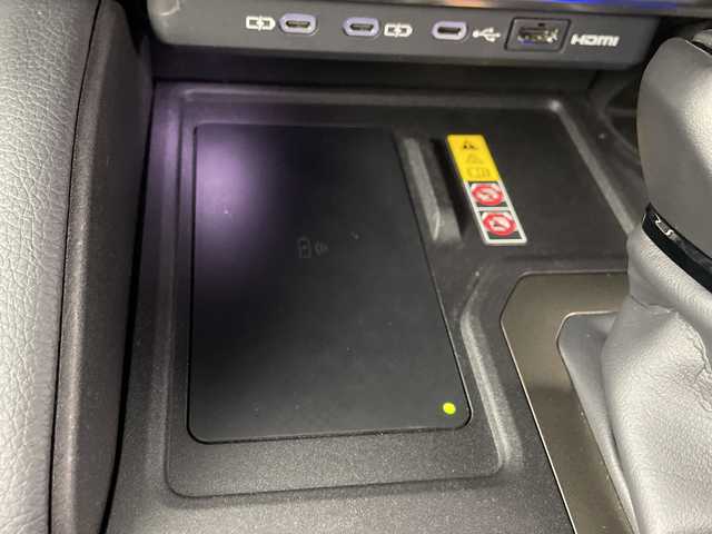 トヨタ ランドクルーザー ２５０ ZX 埼玉県 2024(令6)年 2.4万km プラチナホワイトパールマイカ JAOSサイドステップ/JAOSフロントバンパーガード　/JAOSスキッドプレート/JAOSフロントフェンダーガーニッシュ　/GANADORマフラー/JAOS１８インチアルミホイール　/JAOSマットガード/サンルーフ/JBLプレミアムサウンド/純正12インチナビ機能付きディスプレイオーディオ/　(Bluetooth/USB/Miracast/FM/AM/HDMI)/フルセグテレビ/全方位カメラ/ビルトインETC2.0/パワーバックドア/ヘッドアップディスプレイ/レザーシート/レーダークルーズコントロール/ブラインドスポットモニター/衝突被害軽減ブレーキ/車線逸脱警報/クリアランスソナー/パドルシフト/シートメモリー/パワーヒート/ステアリングヒーター/シートヒーター/エアシート/電子パーキングシステム/ブレーキホールド/デジタルインナーミラー/プッシュスタート/純正フロアマット