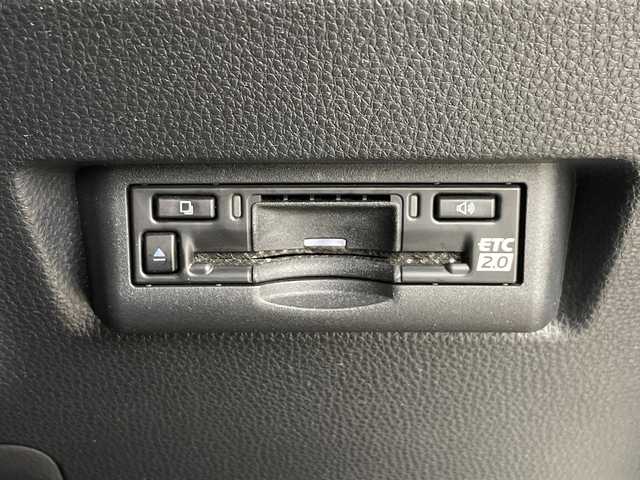 トヨタ ランドクルーザー ２５０ ZX 埼玉県 2024(令6)年 2.4万km プラチナホワイトパールマイカ JAOSサイドステップ/JAOSフロントバンパーガード　/JAOSスキッドプレート/JAOSフロントフェンダーガーニッシュ　/GANADORマフラー/JAOS１８インチアルミホイール　/JAOSマットガード/サンルーフ/JBLプレミアムサウンド/純正12インチナビ機能付きディスプレイオーディオ/　(Bluetooth/USB/Miracast/FM/AM/HDMI)/フルセグテレビ/全方位カメラ/ビルトインETC2.0/パワーバックドア/ヘッドアップディスプレイ/レザーシート/レーダークルーズコントロール/ブラインドスポットモニター/衝突被害軽減ブレーキ/車線逸脱警報/クリアランスソナー/パドルシフト/シートメモリー/パワーヒート/ステアリングヒーター/シートヒーター/エアシート/電子パーキングシステム/ブレーキホールド/デジタルインナーミラー/プッシュスタート/純正フロアマット