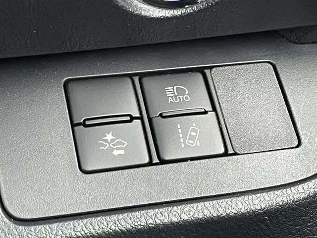 トヨタ シエンタ G クエロ 埼玉県 2018(平30)年 4.8万km クールボルドーガラスフレーク 純正ナビ　フリップダウンモニター　バックカメラ　ビルトインＥＴＣ　ドライブレコーダー　セーフティセンス　ステアリングスイッチ　プッシュスタート　スマートキー　オートハイビーム　ＬＥＤヘッドライト　ＴＶ