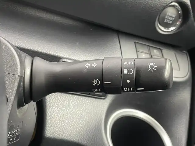 トヨタ シエンタ G クエロ 埼玉県 2018(平30)年 4.8万km クールボルドーガラスフレーク 純正ナビ　フリップダウンモニター　バックカメラ　ビルトインＥＴＣ　ドライブレコーダー　セーフティセンス　ステアリングスイッチ　プッシュスタート　スマートキー　オートハイビーム　ＬＥＤヘッドライト　ＴＶ