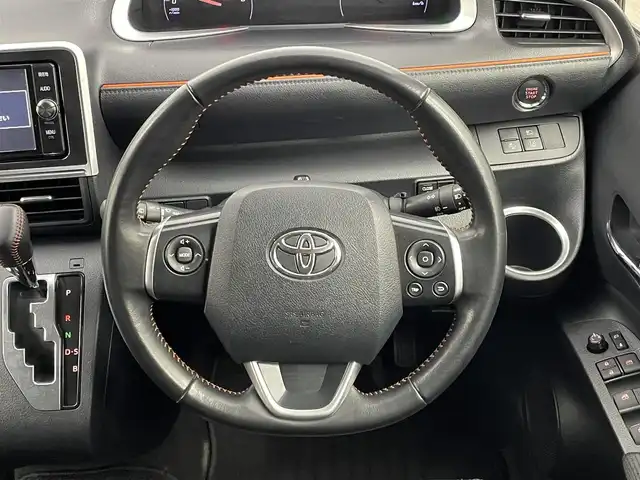 トヨタ シエンタ G クエロ 埼玉県 2018(平30)年 4.8万km クールボルドーガラスフレーク 純正ナビ　フリップダウンモニター　バックカメラ　ビルトインＥＴＣ　ドライブレコーダー　セーフティセンス　ステアリングスイッチ　プッシュスタート　スマートキー　オートハイビーム　ＬＥＤヘッドライト　ＴＶ