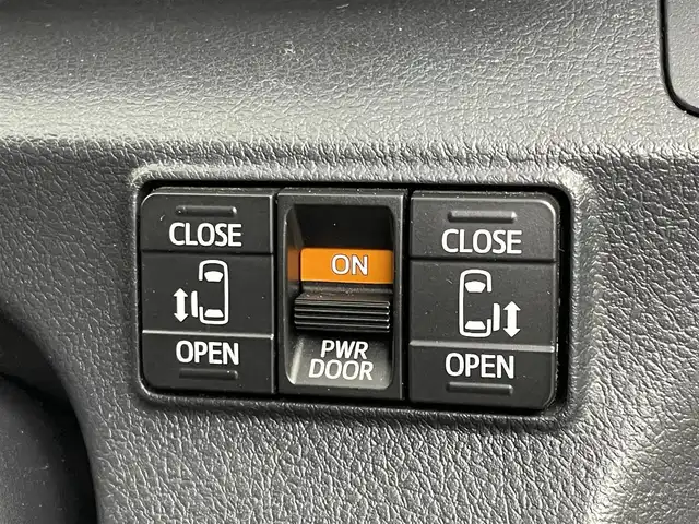 トヨタ シエンタ G クエロ 埼玉県 2018(平30)年 4.8万km クールボルドーガラスフレーク 純正ナビ　フリップダウンモニター　バックカメラ　ビルトインＥＴＣ　ドライブレコーダー　セーフティセンス　ステアリングスイッチ　プッシュスタート　スマートキー　オートハイビーム　ＬＥＤヘッドライト　ＴＶ