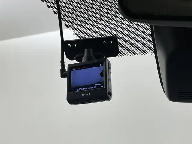 トヨタ シエンタ G クエロ 埼玉県 2018(平30)年 4.8万km クールボルドーガラスフレーク 純正ナビ　フリップダウンモニター　バックカメラ　ビルトインＥＴＣ　ドライブレコーダー　セーフティセンス　ステアリングスイッチ　プッシュスタート　スマートキー　オートハイビーム　ＬＥＤヘッドライト　ＴＶ