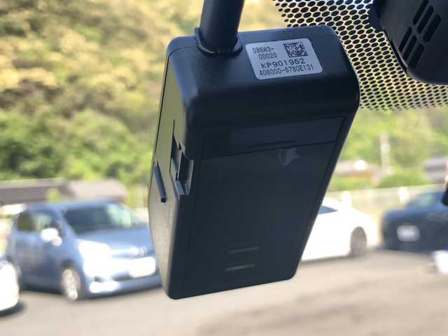 トヨタ Ｃ－ＨＲ G 愛媛県 2017(平29)年 5.6万km ホワイトパールクリスタルシャイン モデリスタフルエアロ/・BOOST IMPULSESTYLE/純正9インチナビ(NSZT-Y66T)/・CD/DVD/フルセグTV /Bluetooth/・MSV/SD/バックカメラ/茶革シート/・D/Nシートヒーター/前方ドライブレコーダー/衝突軽減ブレーキ/レーンキープ アシスト/レーダークルーズコントロール/ブラインドスポットモニター/オートブレーキホールド/・電動パーキング/オートハイビーム /・LEDオートライト/前後クリアランスソナー /ETC/スマートキー/・スペアキー/取扱説明書/保証書