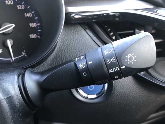 トヨタ Ｃ－ＨＲ G 愛媛県 2017(平29)年 5.6万km ホワイトパールクリスタルシャイン モデリスタフルエアロ/・BOOST IMPULSESTYLE/純正9インチナビ(NSZT-Y66T)/・CD/DVD/フルセグTV /Bluetooth/・MSV/SD/バックカメラ/茶革シート/・D/Nシートヒーター/前方ドライブレコーダー/衝突軽減ブレーキ/レーンキープ アシスト/レーダークルーズコントロール/ブラインドスポットモニター/オートブレーキホールド/・電動パーキング/オートハイビーム /・LEDオートライト/前後クリアランスソナー /ETC/スマートキー/・スペアキー/取扱説明書/保証書