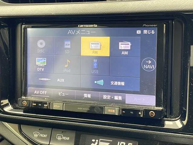 トヨタ アクア S 沖縄県 2015(平27)年 12.5万km ダークバイオレットマイカメタリック 社外SDナビ（AVIC-RZ03）/CD/DVD/SD/BT/ワンセグ/バックカメラ/ETC/横滑り防止装置/オートライト/純正ホイールキャップ/社外フロアマット/プッシュスタート/スマートキー