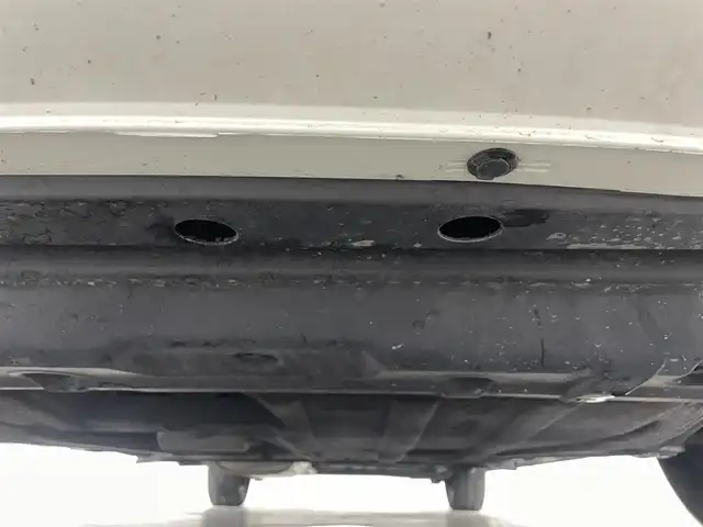 日産 セレナ e－パワー ハイウェイスター V 福島県 2019(平31)年 3.4万km ブリリアントホワイトパール セフティパックB/・衝突被害軽減ブレーキ/・車線逸脱警報装置/・プロパイロット/・クルーズコントロール追従あり/純正9インチナビ/・型番：MM518D-L/・フルセグTV/BT/SD/CD/DVD/ブルーレイ/FM/AM/・バックカメラ/・アラウンドビューモニター/・ETC/・デジタルインナーミラー/・フリップダウン/両側パワースライドドア/・三列目シート/電子パーキング/アイドリングストップ/革張ステアリング/・ステアリングリモコン/プッシュスタート/・スマートキー/LEDヘッドライト/・フォグライト/・オートライト/・オートハイビーム/電動格納ミラー/・ウィンカーミラー/前後コーナーセンサー/純正15インチアルミ/純正フロアマット