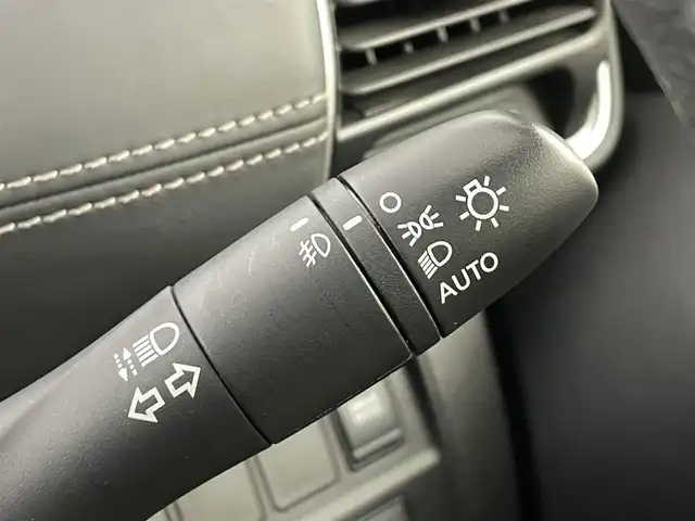 日産 セレナ e－パワー ハイウェイスター V 福島県 2019(平31)年 3.4万km ブリリアントホワイトパール セフティパックB/・衝突被害軽減ブレーキ/・車線逸脱警報装置/・プロパイロット/・クルーズコントロール追従あり/純正9インチナビ/・型番：MM518D-L/・フルセグTV/BT/SD/CD/DVD/ブルーレイ/FM/AM/・バックカメラ/・アラウンドビューモニター/・ETC/・デジタルインナーミラー/・フリップダウン/両側パワースライドドア/・三列目シート/電子パーキング/アイドリングストップ/革張ステアリング/・ステアリングリモコン/プッシュスタート/・スマートキー/LEDヘッドライト/・フォグライト/・オートライト/・オートハイビーム/電動格納ミラー/・ウィンカーミラー/前後コーナーセンサー/純正15インチアルミ/純正フロアマット