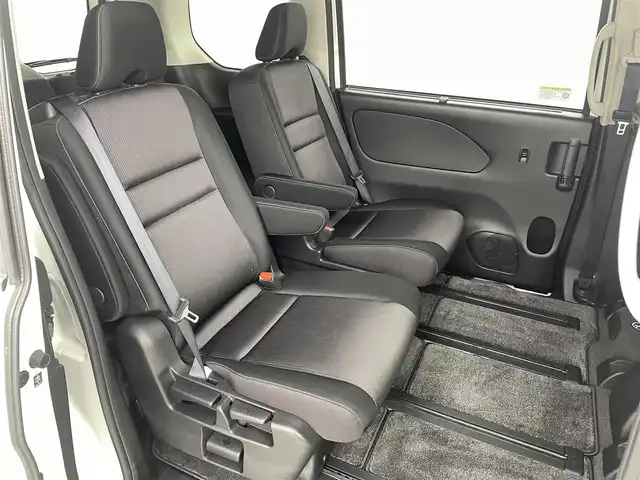 日産 セレナ e－パワー ハイウェイスター V 福島県 2019(平31)年 3.4万km ブリリアントホワイトパール セフティパックB/・衝突被害軽減ブレーキ/・車線逸脱警報装置/・プロパイロット/・クルーズコントロール追従あり/純正9インチナビ/・型番：MM518D-L/・フルセグTV/BT/SD/CD/DVD/ブルーレイ/FM/AM/・バックカメラ/・アラウンドビューモニター/・ETC/・デジタルインナーミラー/・フリップダウン/両側パワースライドドア/・三列目シート/電子パーキング/アイドリングストップ/革張ステアリング/・ステアリングリモコン/プッシュスタート/・スマートキー/LEDヘッドライト/・フォグライト/・オートライト/・オートハイビーム/電動格納ミラー/・ウィンカーミラー/前後コーナーセンサー/純正15インチアルミ/純正フロアマット