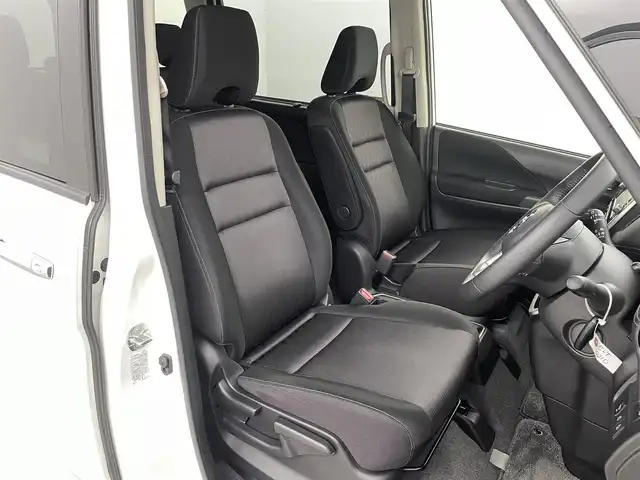 日産 セレナ e－パワー ハイウェイスター V 福島県 2019(平31)年 3.4万km ブリリアントホワイトパール セフティパックB/・衝突被害軽減ブレーキ/・車線逸脱警報装置/・プロパイロット/・クルーズコントロール追従あり/純正9インチナビ/・型番：MM518D-L/・フルセグTV/BT/SD/CD/DVD/ブルーレイ/FM/AM/・バックカメラ/・アラウンドビューモニター/・ETC/・デジタルインナーミラー/・フリップダウン/両側パワースライドドア/・三列目シート/電子パーキング/アイドリングストップ/革張ステアリング/・ステアリングリモコン/プッシュスタート/・スマートキー/LEDヘッドライト/・フォグライト/・オートライト/・オートハイビーム/電動格納ミラー/・ウィンカーミラー/前後コーナーセンサー/純正15インチアルミ/純正フロアマット