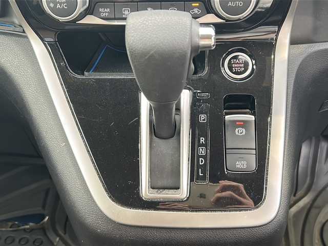 日産 セレナ ハイウェイスター 茨城県 2016(平28)年 5.6万km ブリリアントホワイトパール プレミアムインテリア/純正9インチメ大画面ナビ【MM516D-L】/(地デジTV・CD・DVD・BT・ラジオ再生)/プロパイロットシステム/両側パワースライドドア/衝突軽減ブレーキ/コーナーセンサー/アラウンドビューカメラ/ドライブレコーダー/ETC/オートライト/LEDヘッドライト/純正16inアルミホイール/純正フロアマット/スマートキー/取扱説明書/保証書
