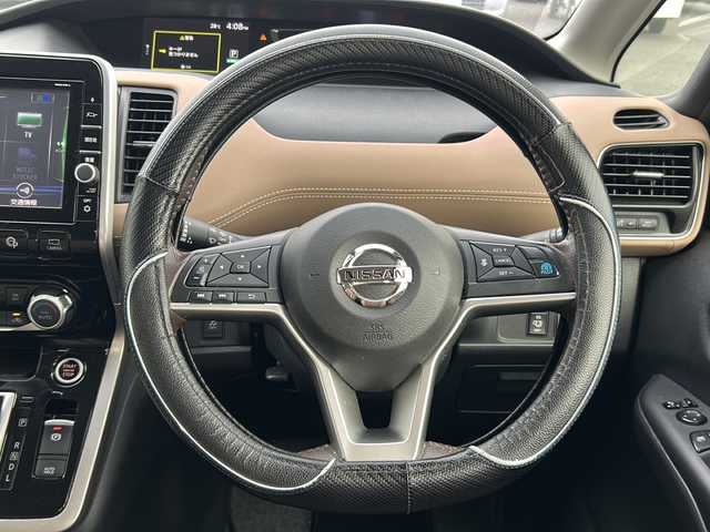 日産 セレナ ハイウェイスター 茨城県 2016(平28)年 5.6万km ブリリアントホワイトパール プレミアムインテリア/純正9インチメ大画面ナビ【MM516D-L】/(地デジTV・CD・DVD・BT・ラジオ再生)/プロパイロットシステム/両側パワースライドドア/衝突軽減ブレーキ/コーナーセンサー/アラウンドビューカメラ/ドライブレコーダー/ETC/オートライト/LEDヘッドライト/純正16inアルミホイール/純正フロアマット/スマートキー/取扱説明書/保証書